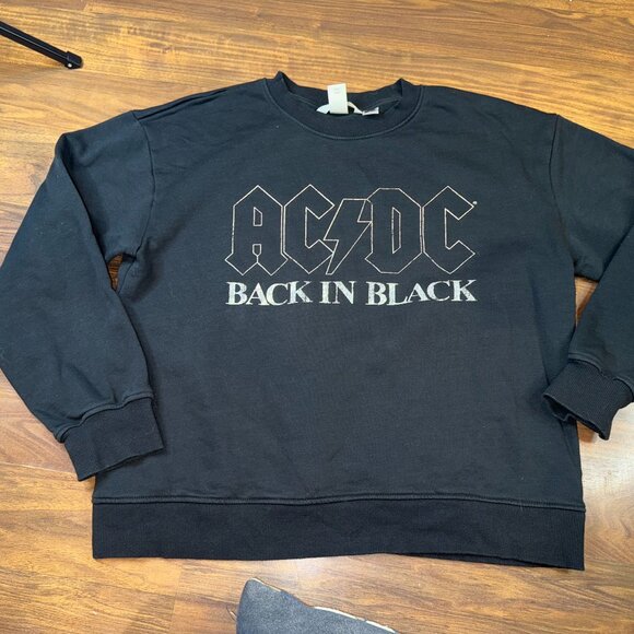 H&M ACDC “Back in Black” Graphic Sweatshirt – Women’s Size Medium - Picture 3 of 8